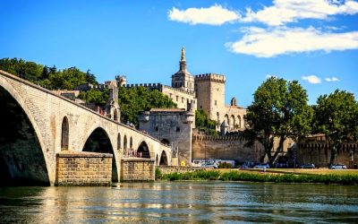 Préparer un week-end en amoureux à Avignon