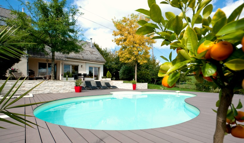 Piscine en polyester : une véritable valeur ajoutée