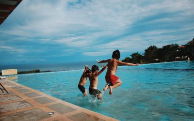 Le comble du luxe : une piscine à fond mobile !